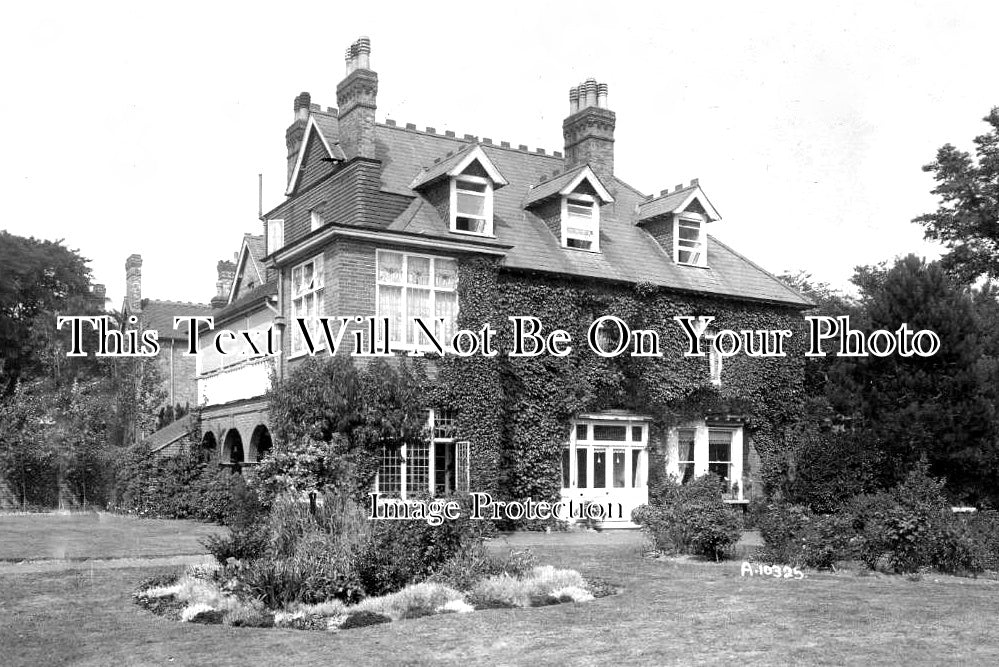 KE 4600 - Romanoff Lodge, The Common, Tunbridge Wells, Kent