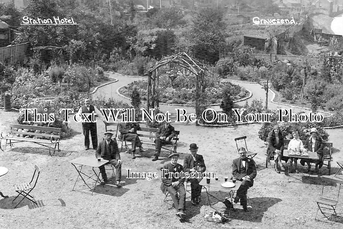 KE 479 - The Gardens Of The Station Hotel, Stone Street, Gravesend, Kent