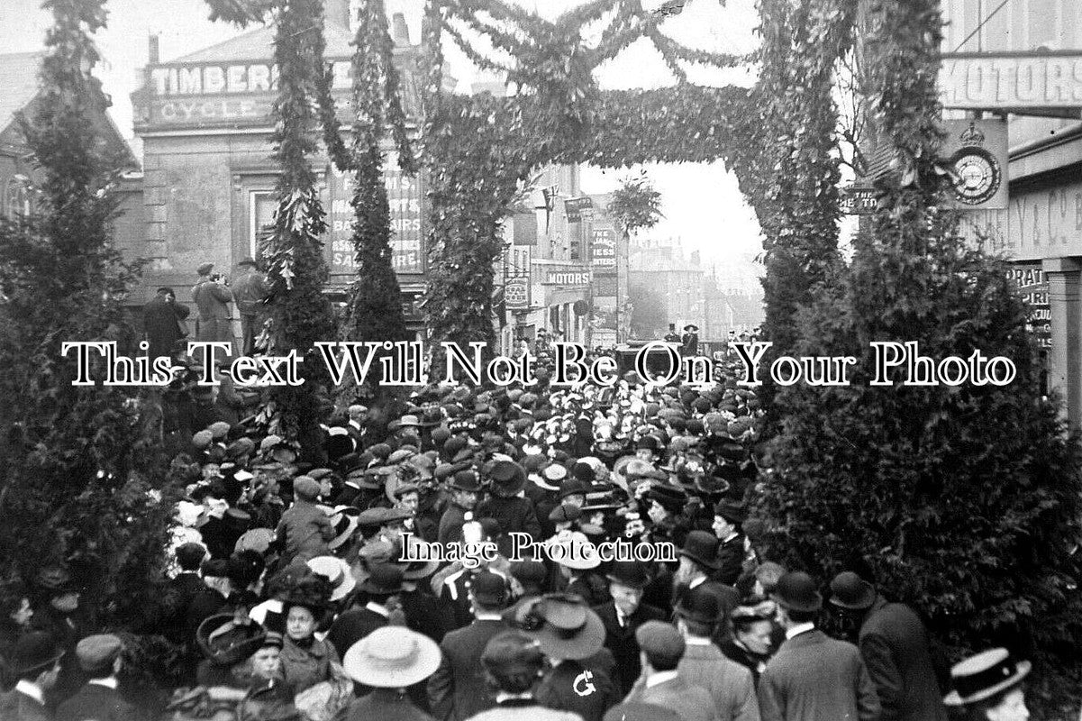 KE 5372 - George V Coronation Celebrations, London Road, Sevenoaks, Kent