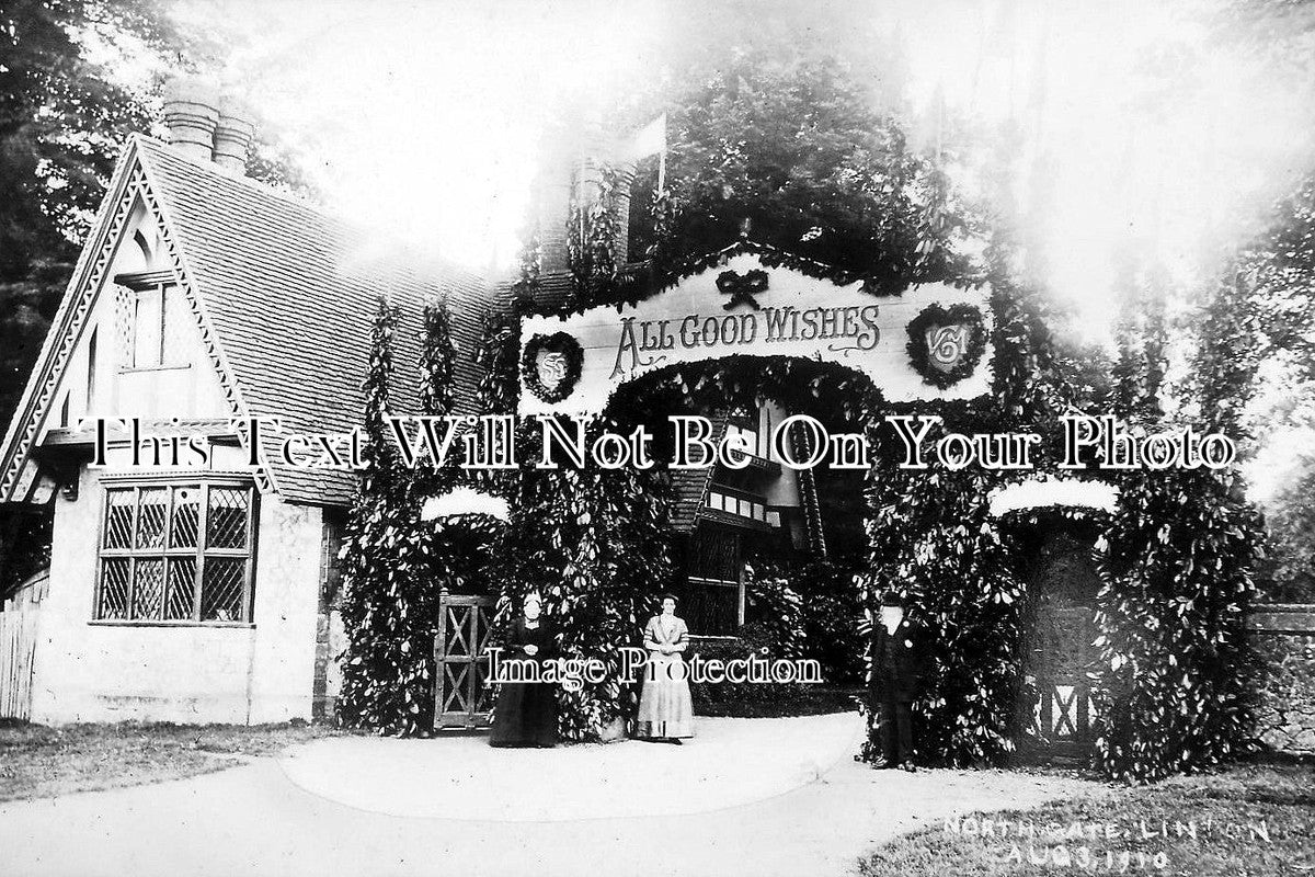 KE 812 - Decorated Lodge Gates, North Gate, Linton, Kent 1910