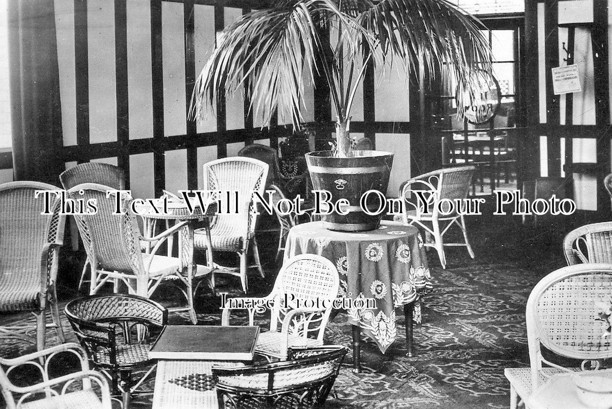 LA 3465 - Ladies Tea Room, Victoria Railway Station Cafe, Manchester