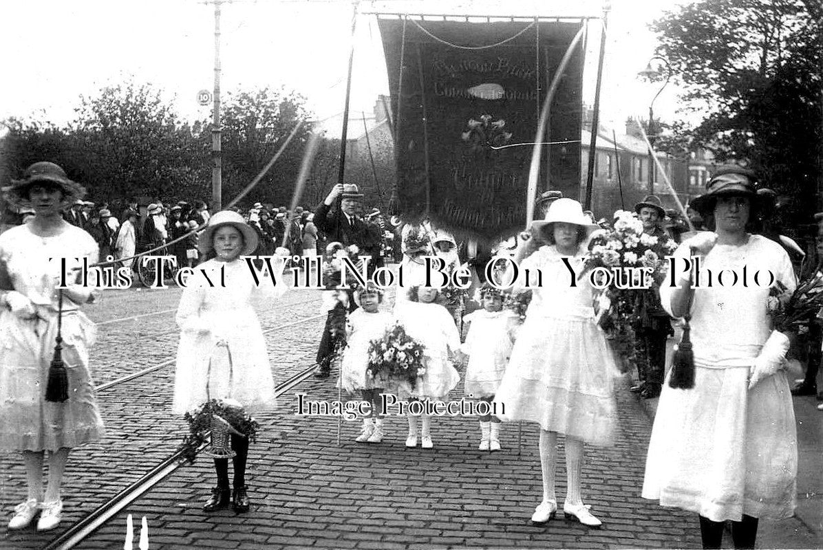 LA 3598 - Heaton Park Congregational Church Procession, Lancashire