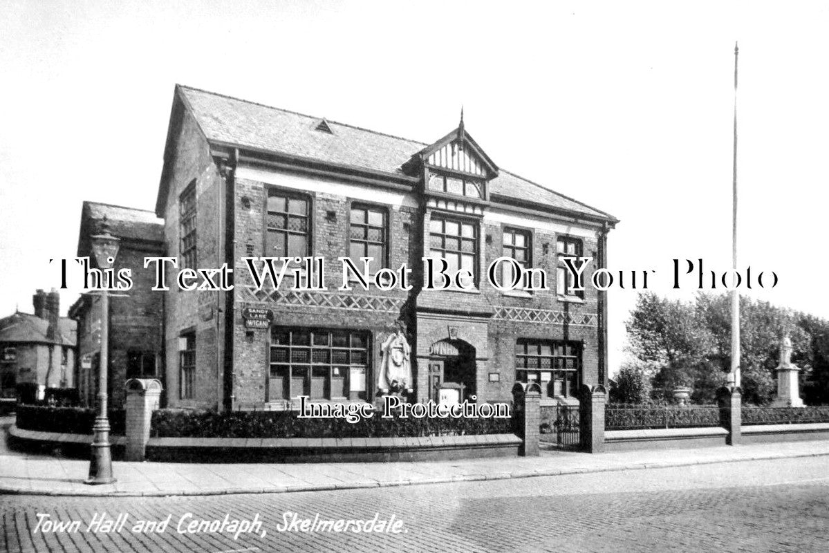LA 3616 - Town Hall & Cenotaph, Skelmersdale, Lancashire