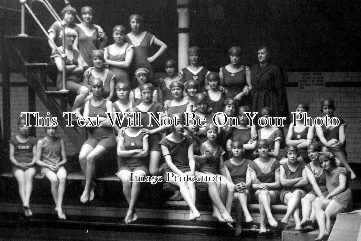 LA 4552 - Female Swimming Group, Reddish Swimming Baths, Lancashire 1905