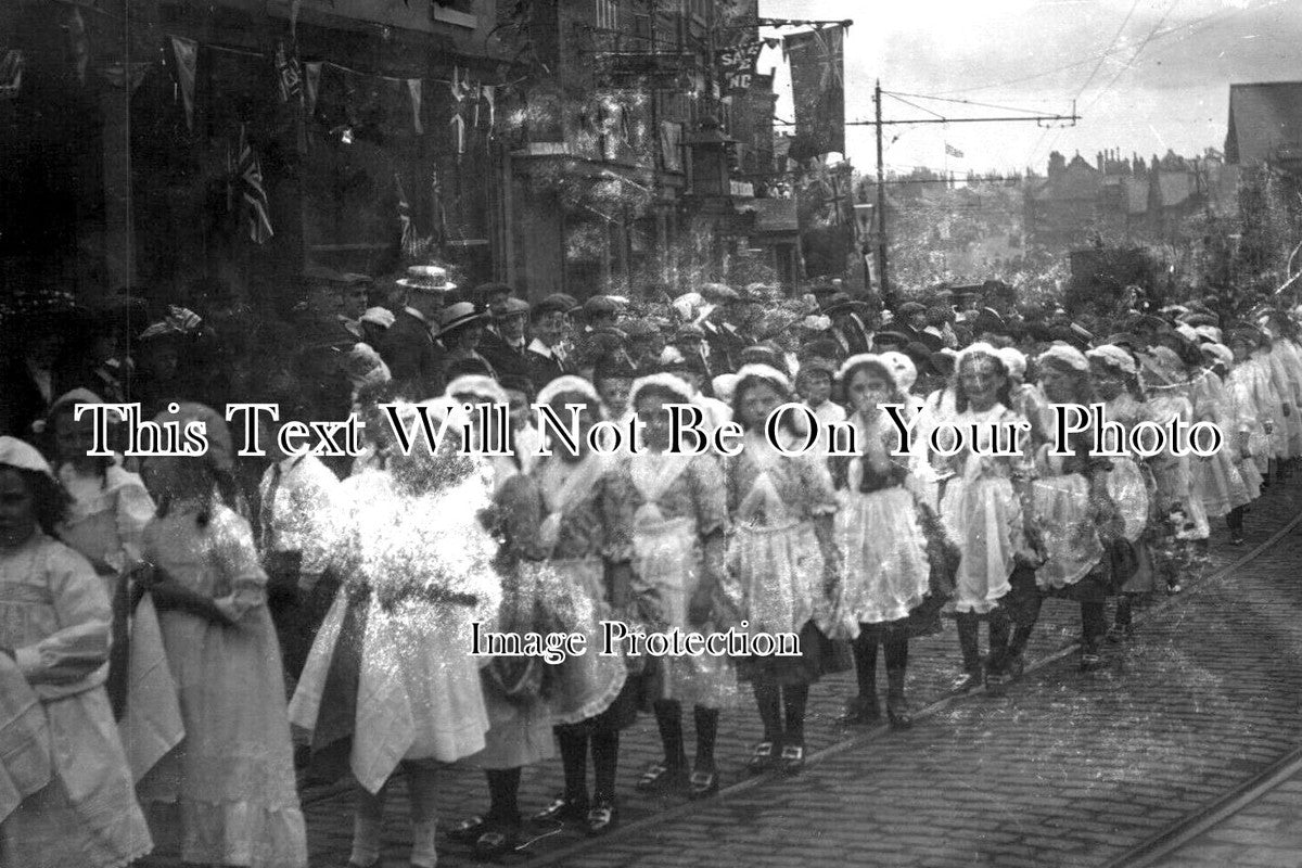 LA 4654 - Ashton In Makerfield Procession, Lancashire