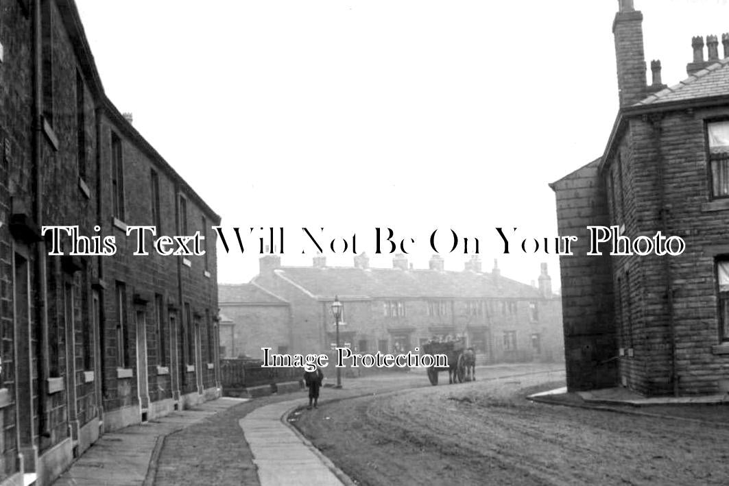 LA 5360 - Newhey Road, Newhey, Lancashire c1905