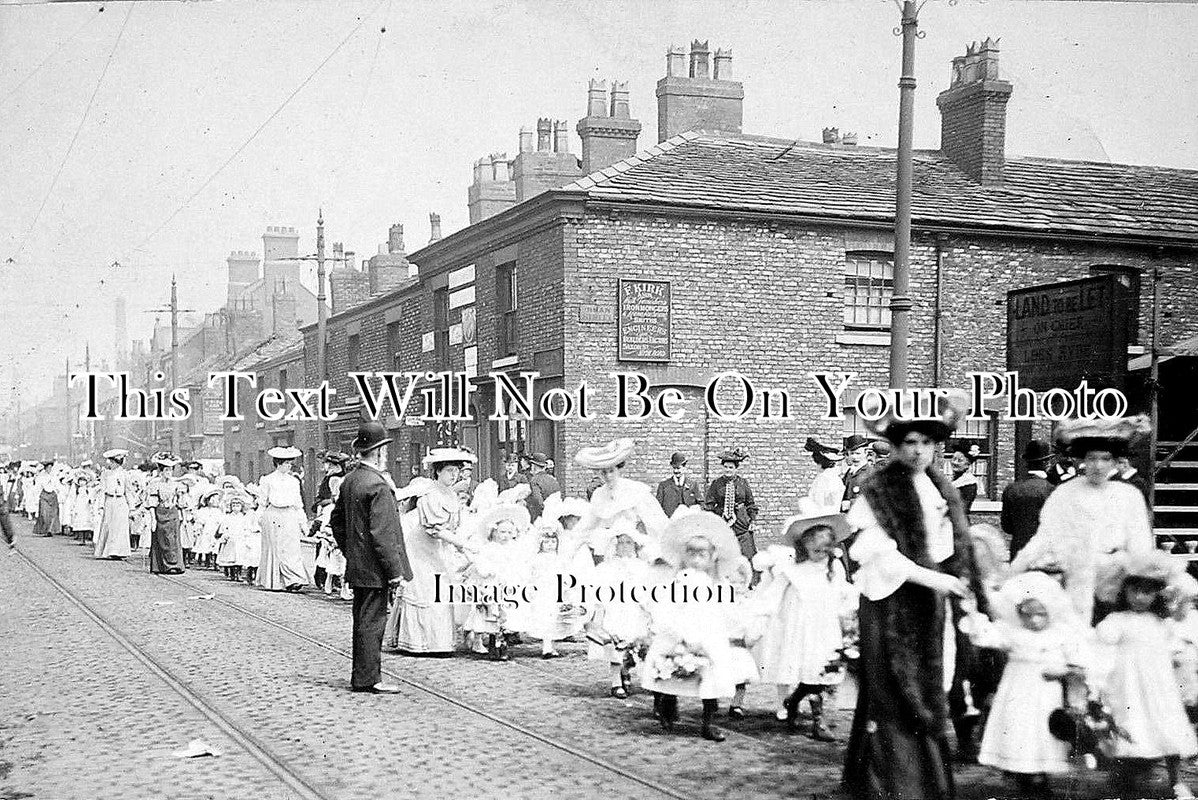 LA 912 - UTD Methodist Annual Procession, Inman Street Corner, Denton, Manchester, Lancashire 1906