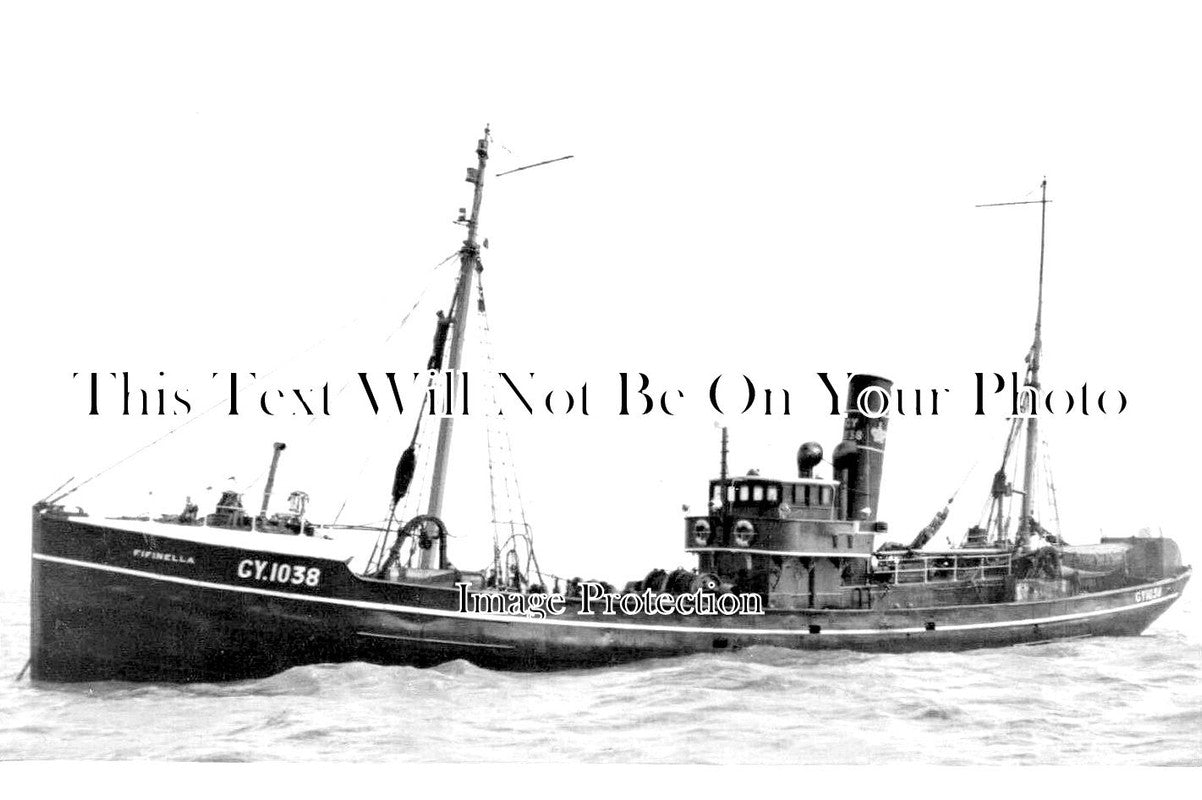 LI 2002 - Grimsby Trawler GY 1038 'Fifinella' Lincolnshire c1910