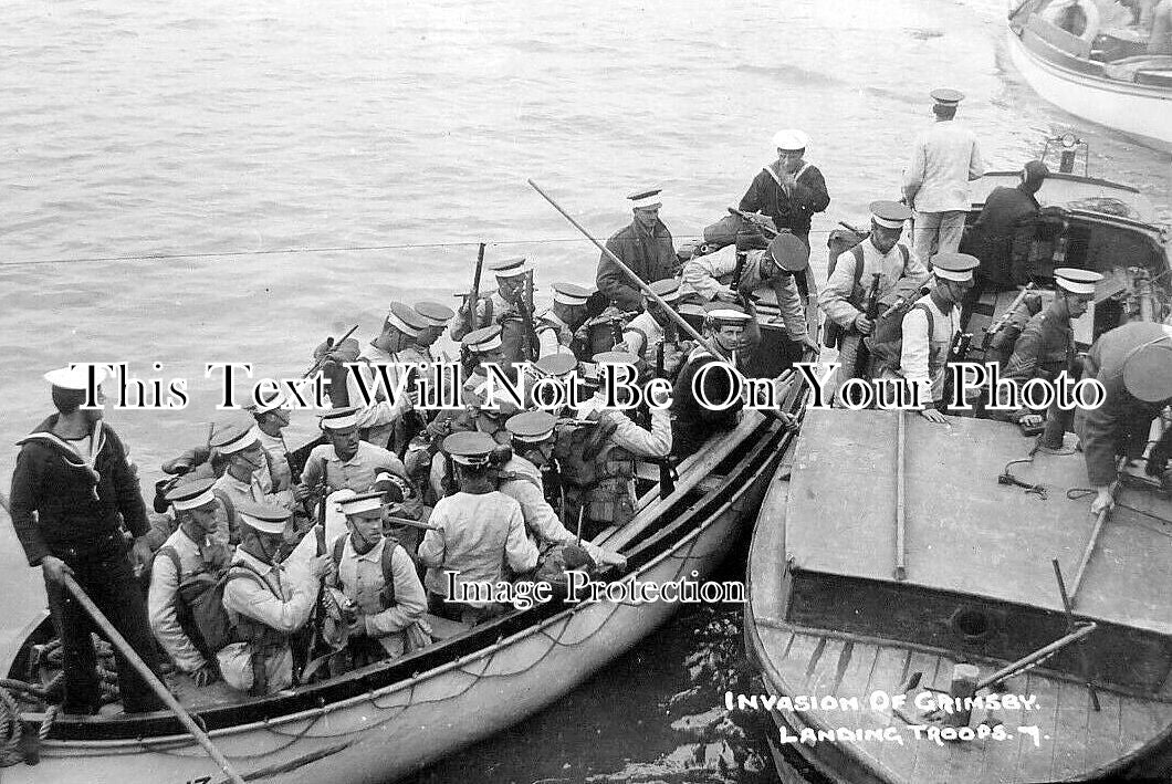 LI 2320 - Landing Troops At Grimsby, Lincolnshire