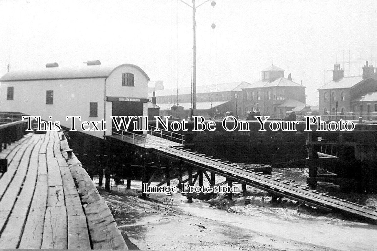 LI 3054 - Grimsby Lifeboat Station, Lincolnshire c1910