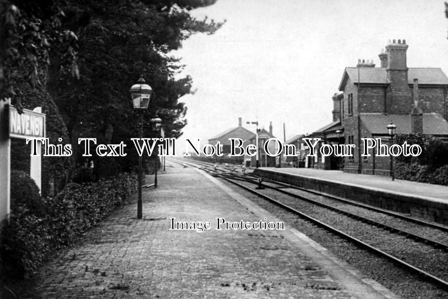 LI 780 - Navenby Railway Station, Lincolnshire c1911