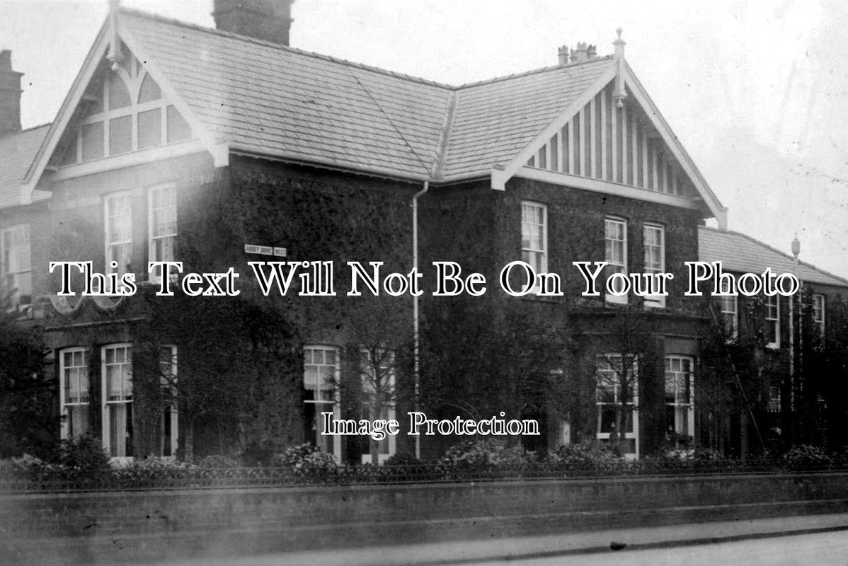 LI 847 - House On Corner Of Abbey Drive West, Grimsby, Lincolnshire c1910