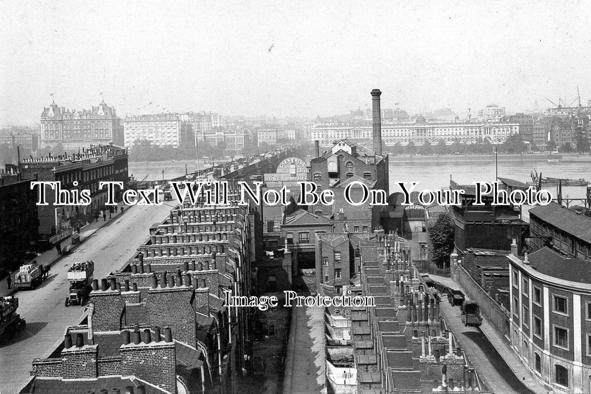 LO 1100 - Waterloo Road & Bridge, Somerset House, London