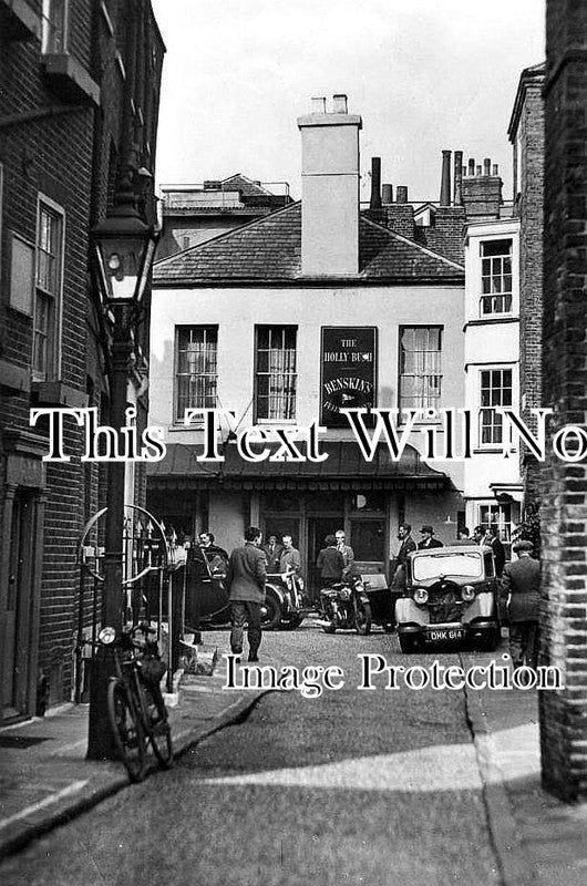 LO 1146 - The Holly Bush Pub, Hampstead, London