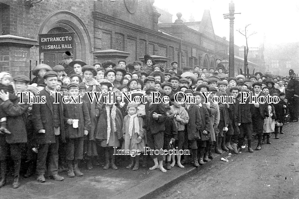 LO 1665 - Children, Battersea, Wandsworth, London c1902