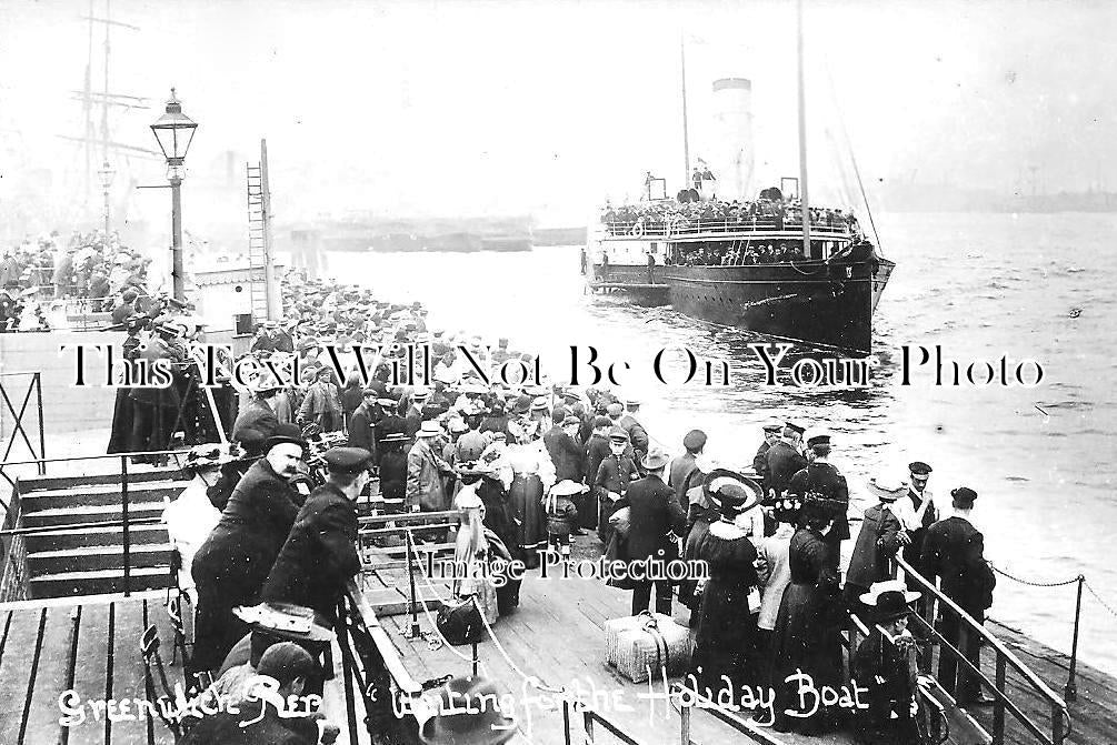 LO 2097 - Greenwich Pier, London c1918