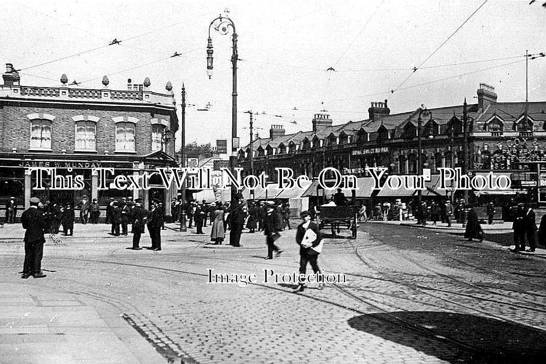 LO 223 - The Bakers Arms Corner, Leyton, London