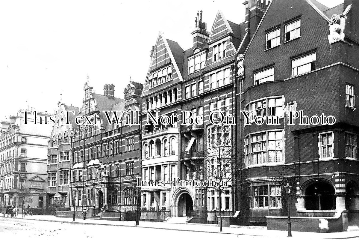 LO 2475 - Queens Gate, London