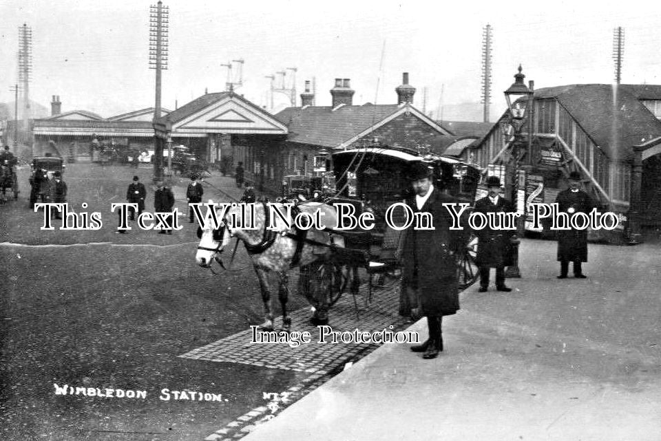 LO 2539 - Wimbledon Railway Station, London
