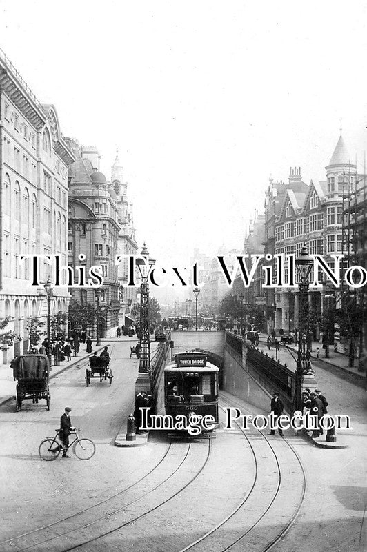 LO 2738 - Kingsway L.C.C. Tram Subway, London