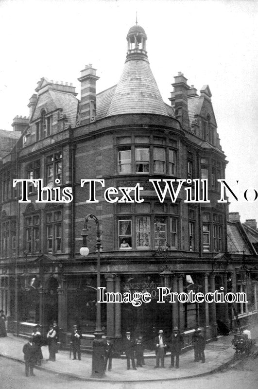 LO 2886 - Kings Head Hotel, Crouch End, London