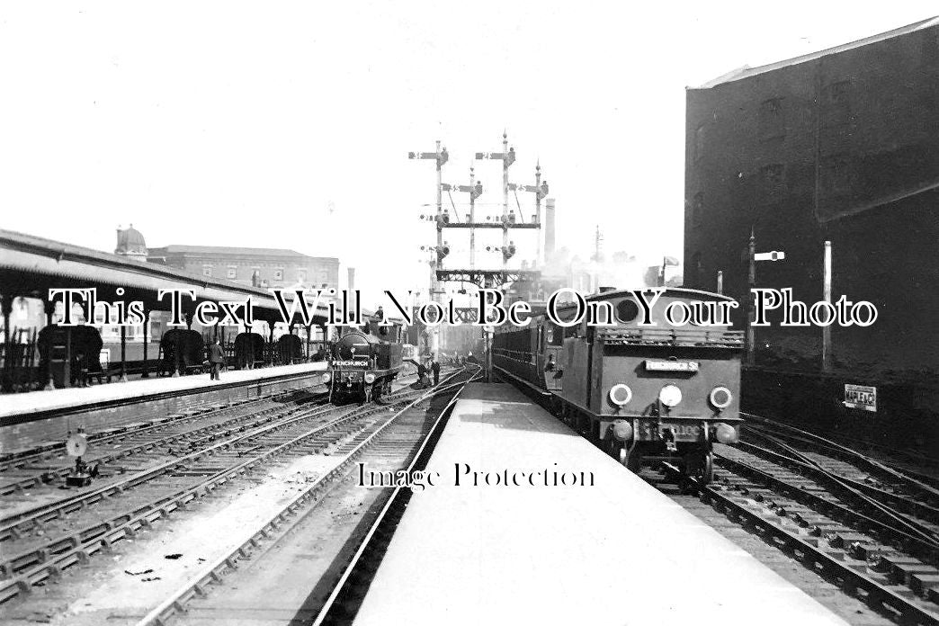 LO 2896 - Fenchurch Street Railway Station, London