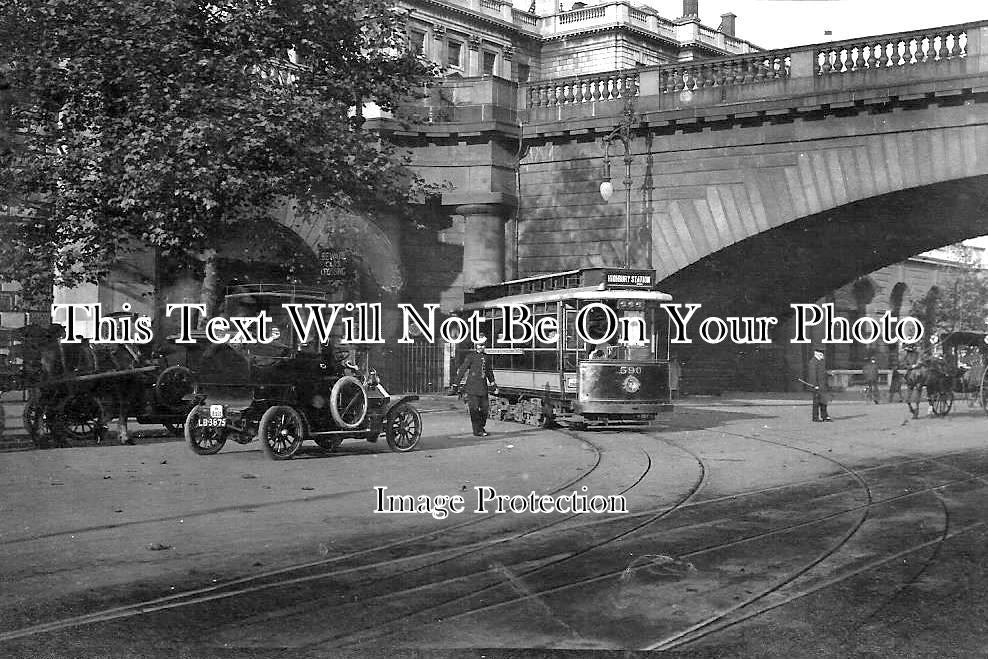 LO 2988 - Waterloo Bridge, London
