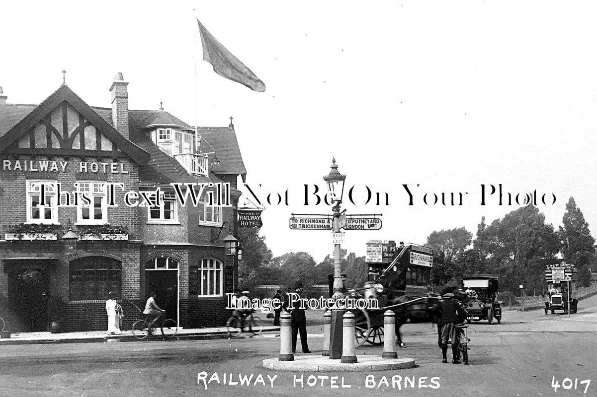 LO 3183 - Railway Hotel, Barnes, London