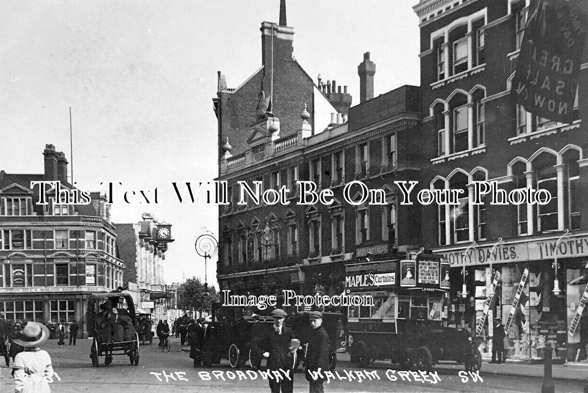 LO 3242 - The Broadway, Walkam Green, London