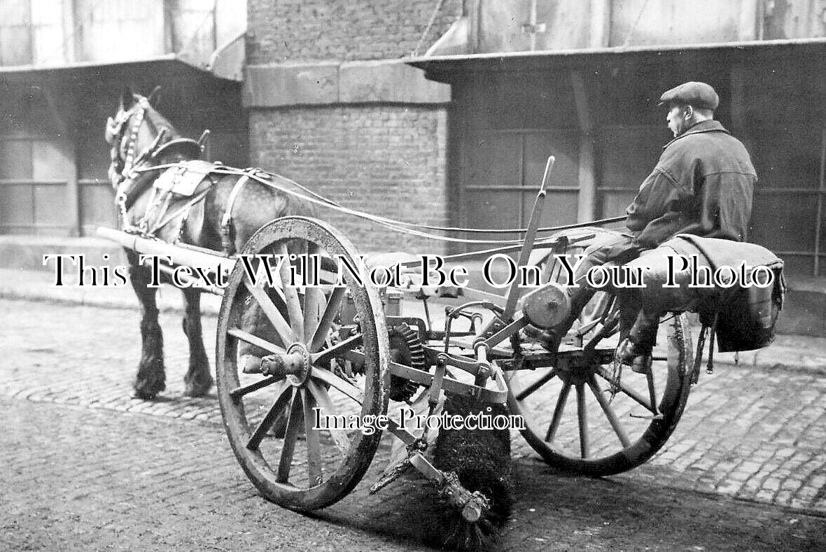 LO 3618 - Automatic Road Sweeper, London Life