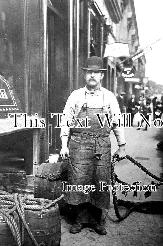 LO 3626 - London Life, The Brewers Man