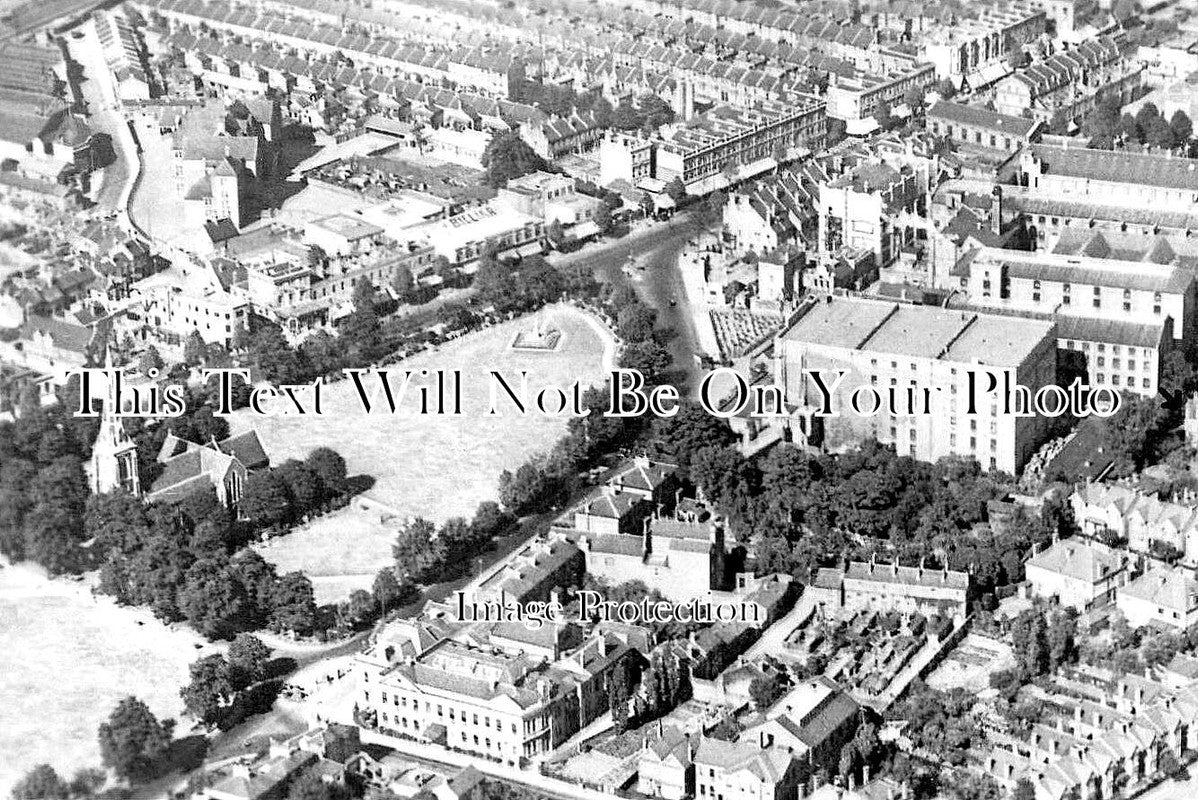 LO 3799 - Cheswich From The Air, Town Hall & High Road, London c1926