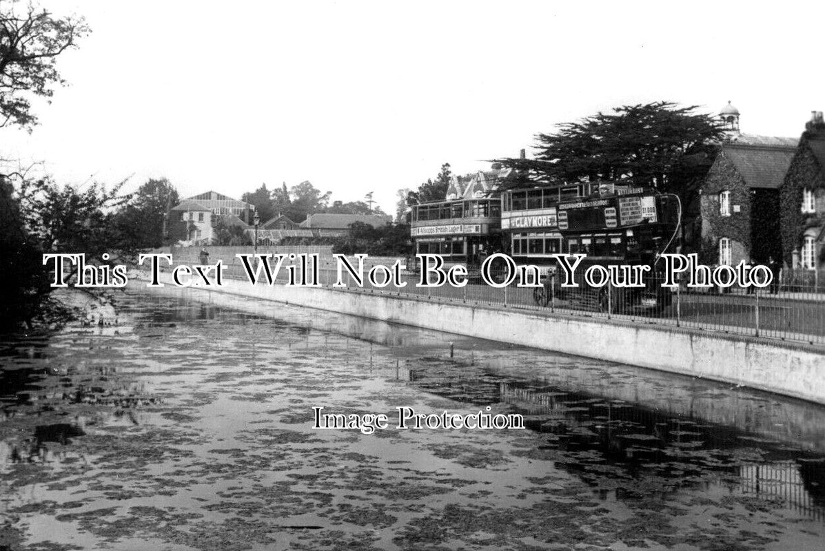 LO 3854 - Bromley Road South End Pond, Catford, London