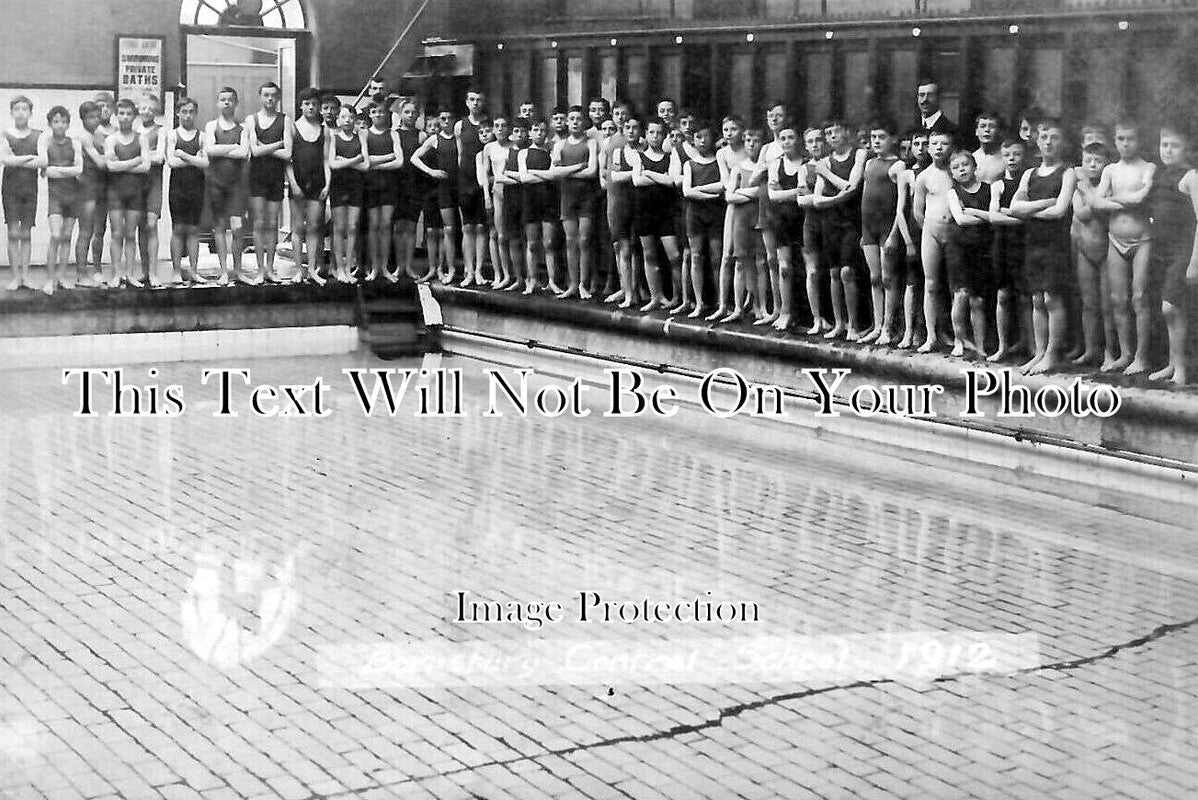 LO 3958 - Barnsbury Islington Central School Swimming Baths, London c1912