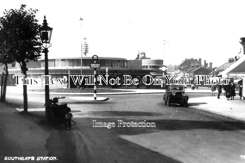 LO 4215 - Southgate Railway Station, London