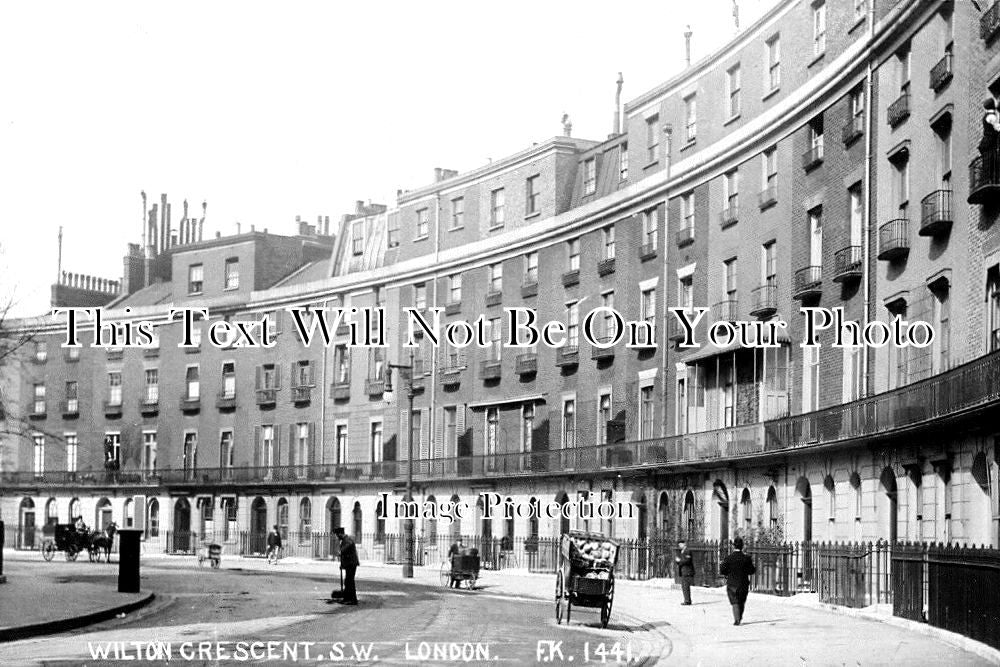 LO 4454 - Wilton Crescent, Belgravia, London c1914