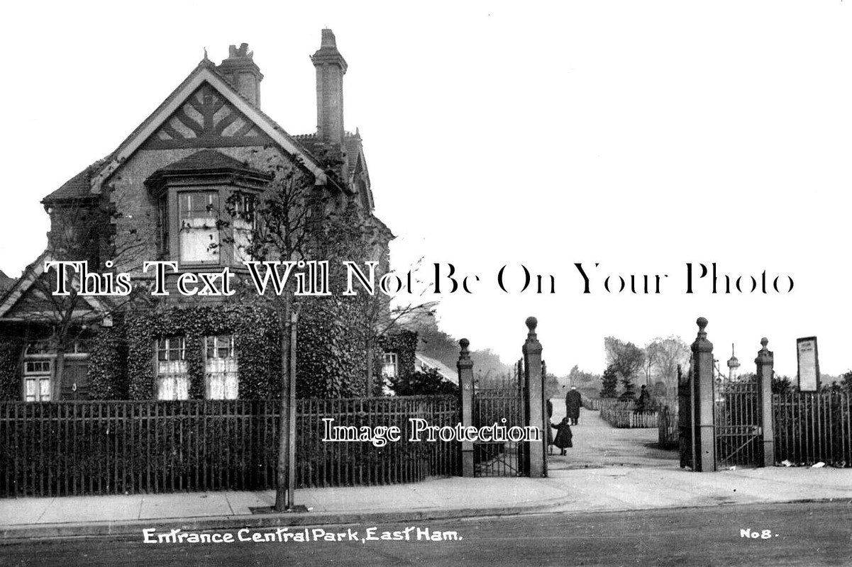 LO 4550 Entrance, Central Park, East Ham, London c1916 JB Archive