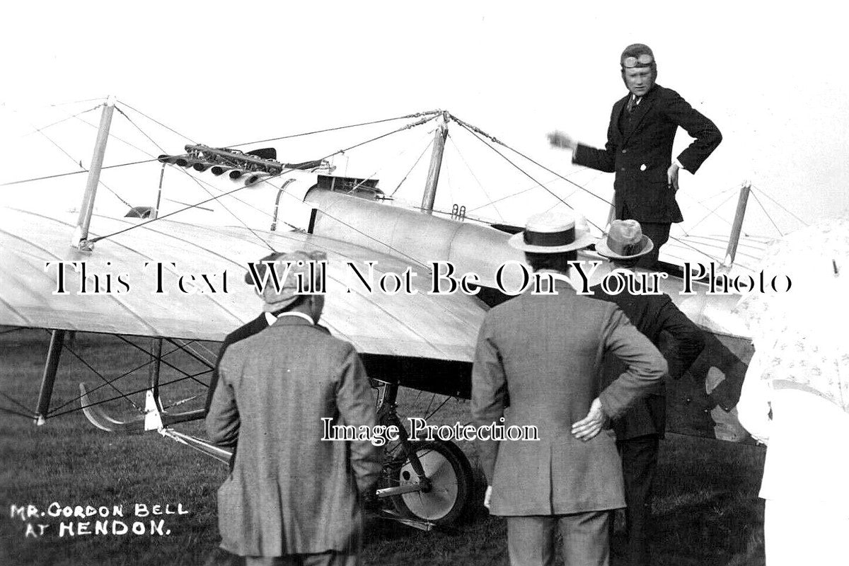 LO 4750 - Mr Gordon Bell Aviator At Hendon Aerodrome, London