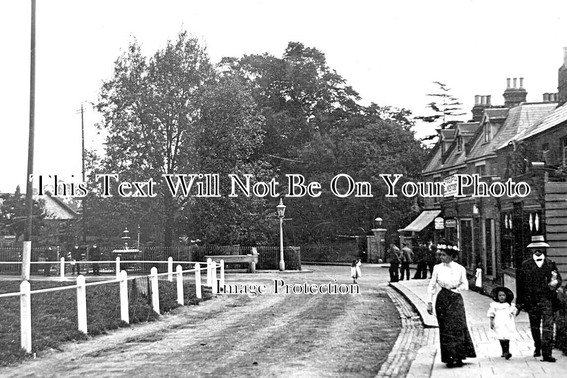 LO 4978 The Green, Winchmore Hill, Enfield, London JB Archive