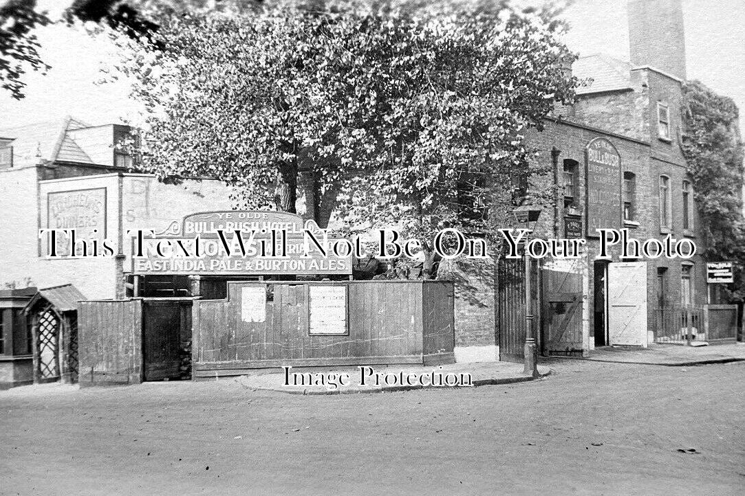 LO 5004 - The Old Bull & Bush Hotel, Hampstead Heath, London c1920