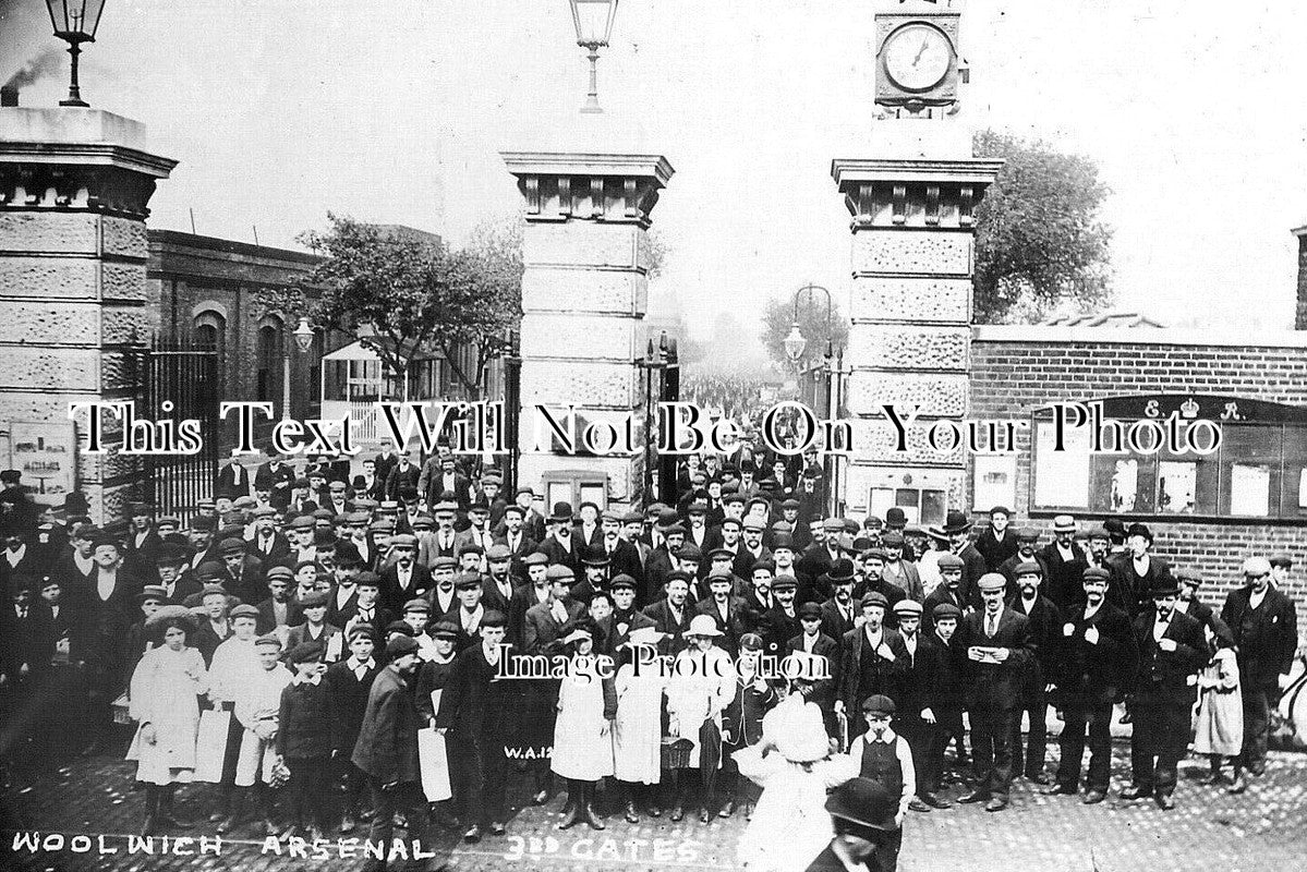 LO 5089 - Third Gates, Woolwich Arsenal, London