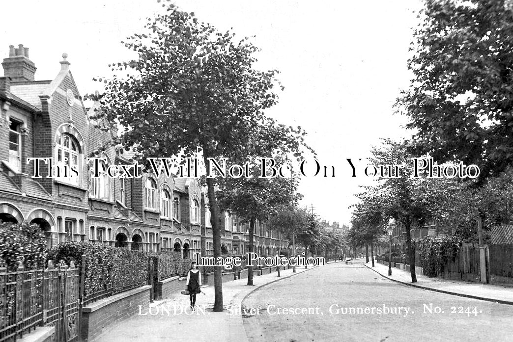LO 5400 - Silver Crescent, Gunnersbury, London c1924