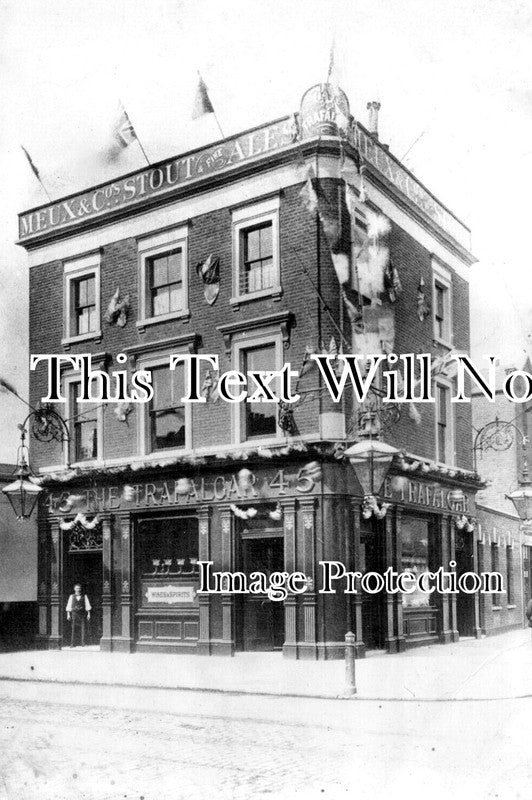 LO 6448 - The Trafalgar Pub, Kingsland, London