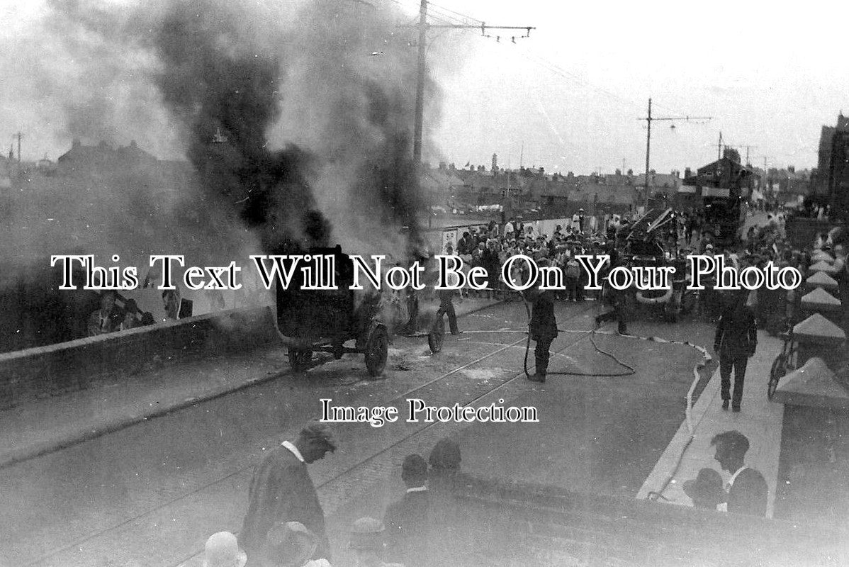NF 1183 - Motor Van On Fire, Gorleston On Sea, Norfolk c1929