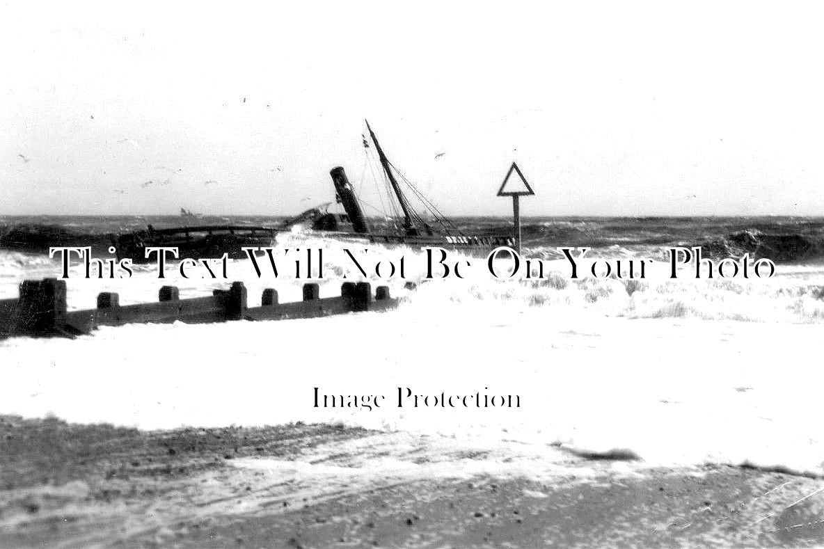 NF 1190 - Wreck Of The Scotch Boat Olive, Great Yarmouth, Norfolk c1933