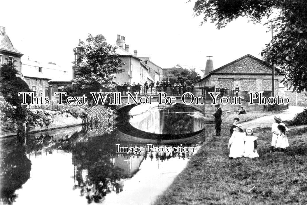 NF 1672 - Town Bridge, Thetford, Norfolk c1911