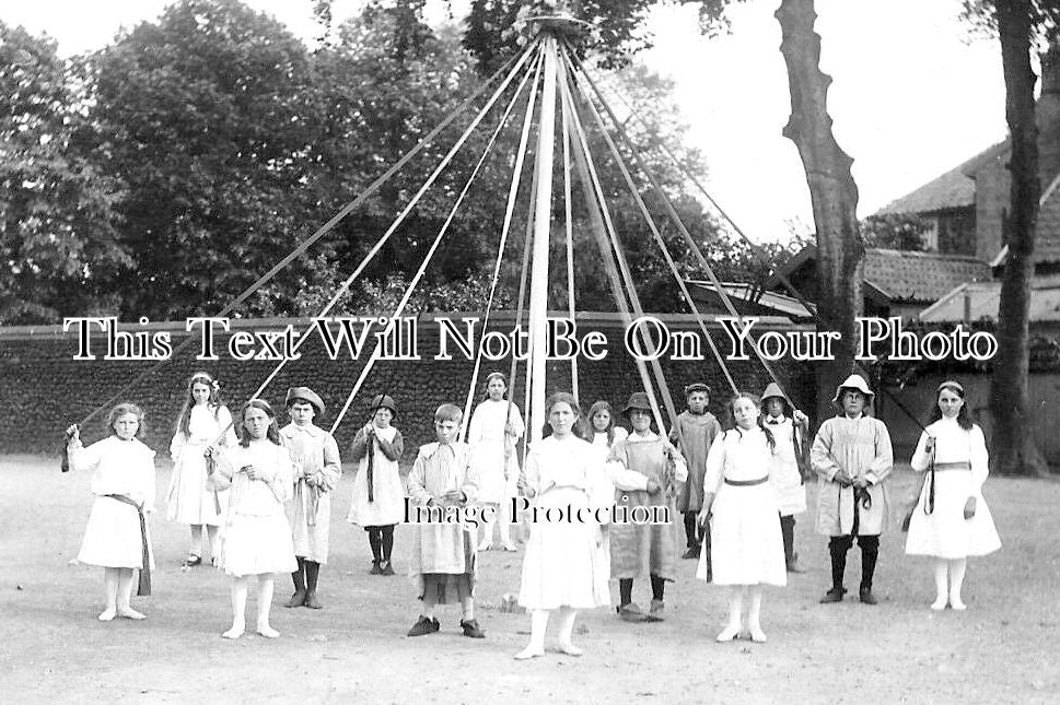 NF 2595 - Attleborough Maypole Dancers, Norfolk