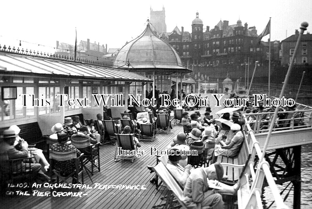 NF 2741 - An Orchestra Performance On Cromer Pier, Norfolk