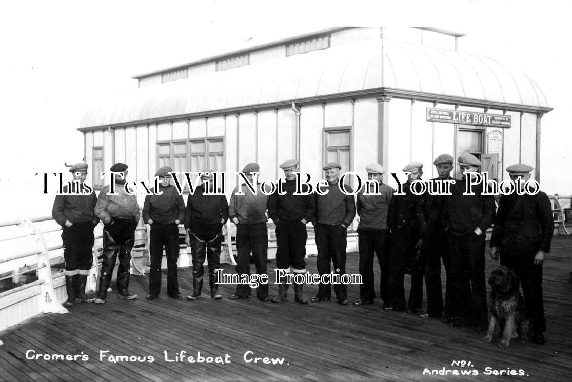NF 2841 - Cromers Famous Lifeboat Crew & Station, Norfolk c1940