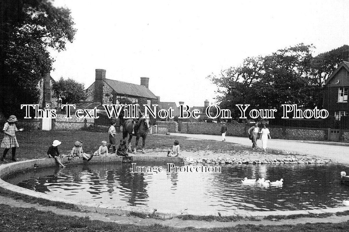 NF 2854 - The Duck Pond, East Runton, Norfolk c1935